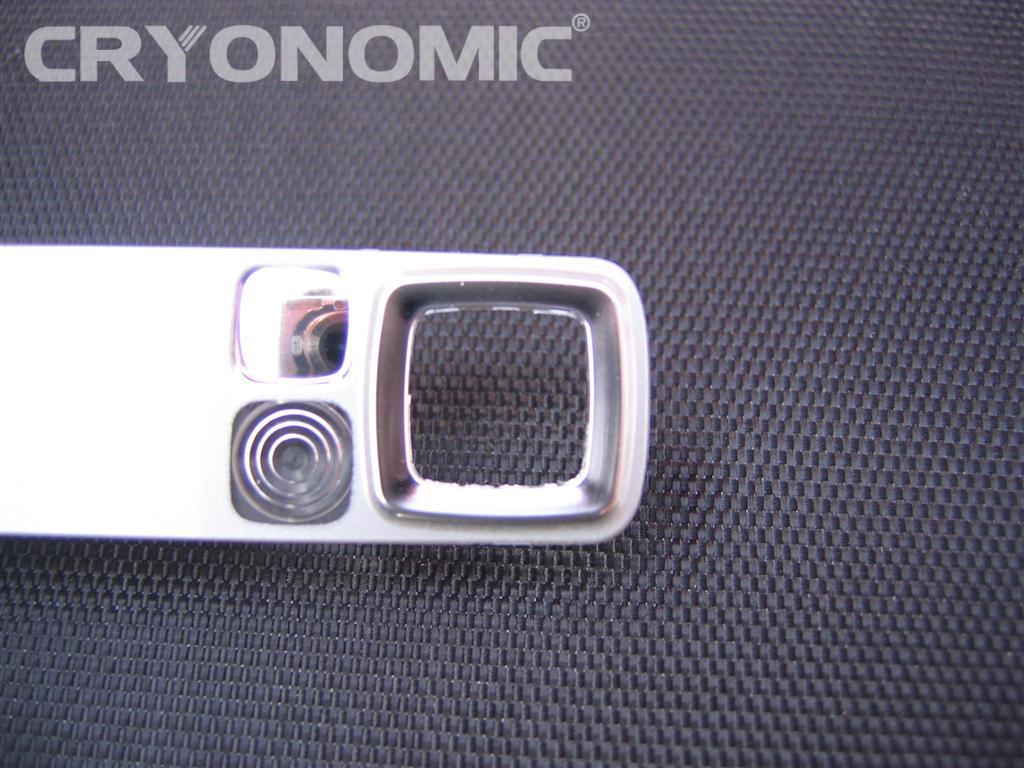 Deburring plastic parts