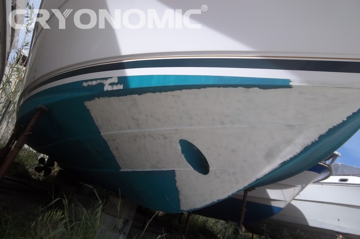 Boat renovation with dry ice blasting