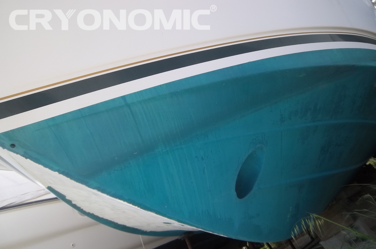 Boat renovation with dry ice blasting