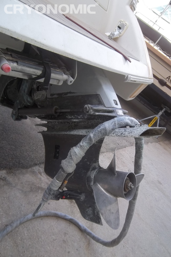 Boat renovation with dry ice blasting